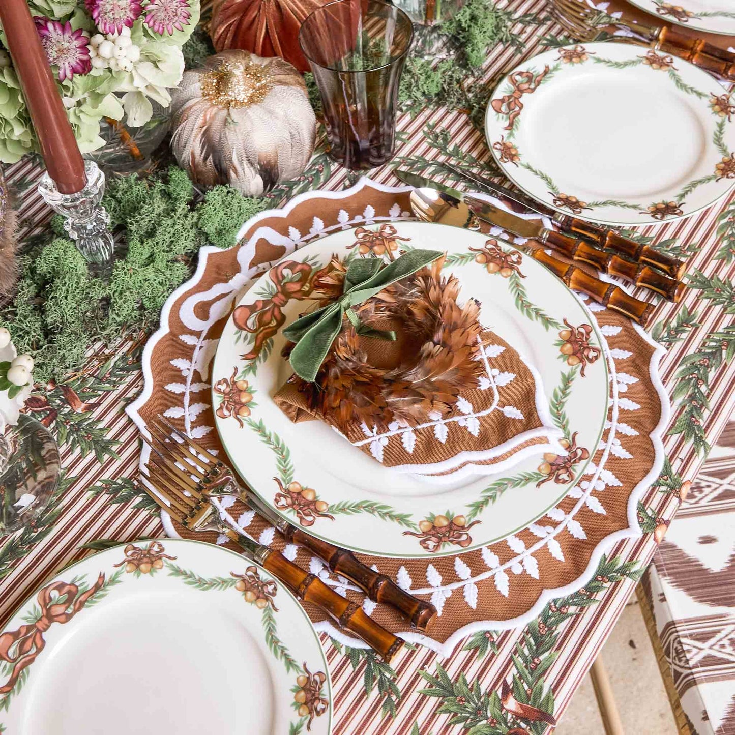 Chocolate Bow Laurel Napkins (Set of 4)
